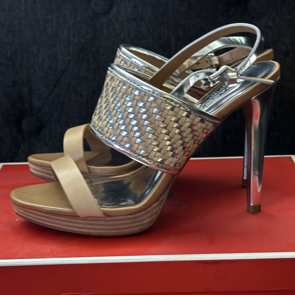Coach Steffi Heels